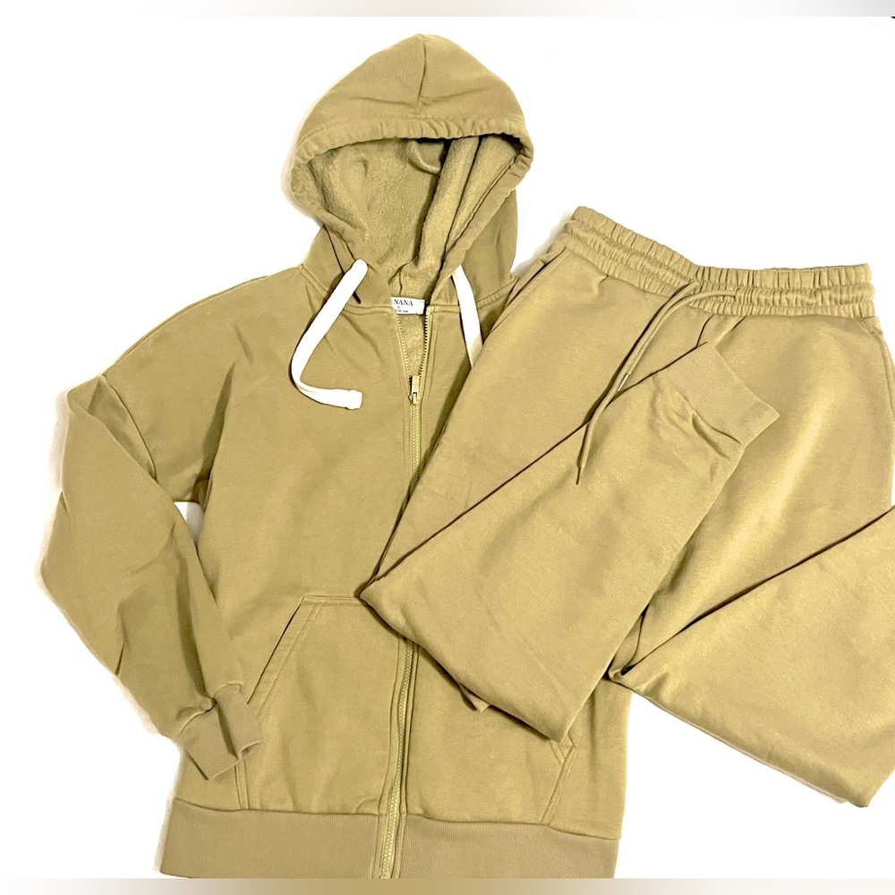 END OF THE YEAR SALE!! Zenana Olive Hoodie and Jogger Set, Never Been Worn!